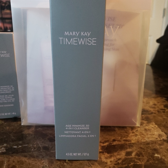 Mary Kay Timewise Minimize Age 3D 4 in 1 - Picture 1 of 6